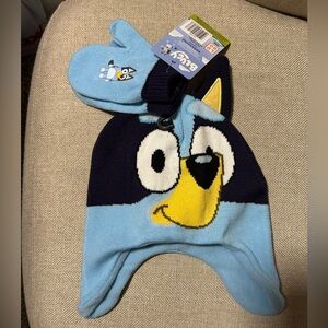 NWT Bluey hat & glove set
